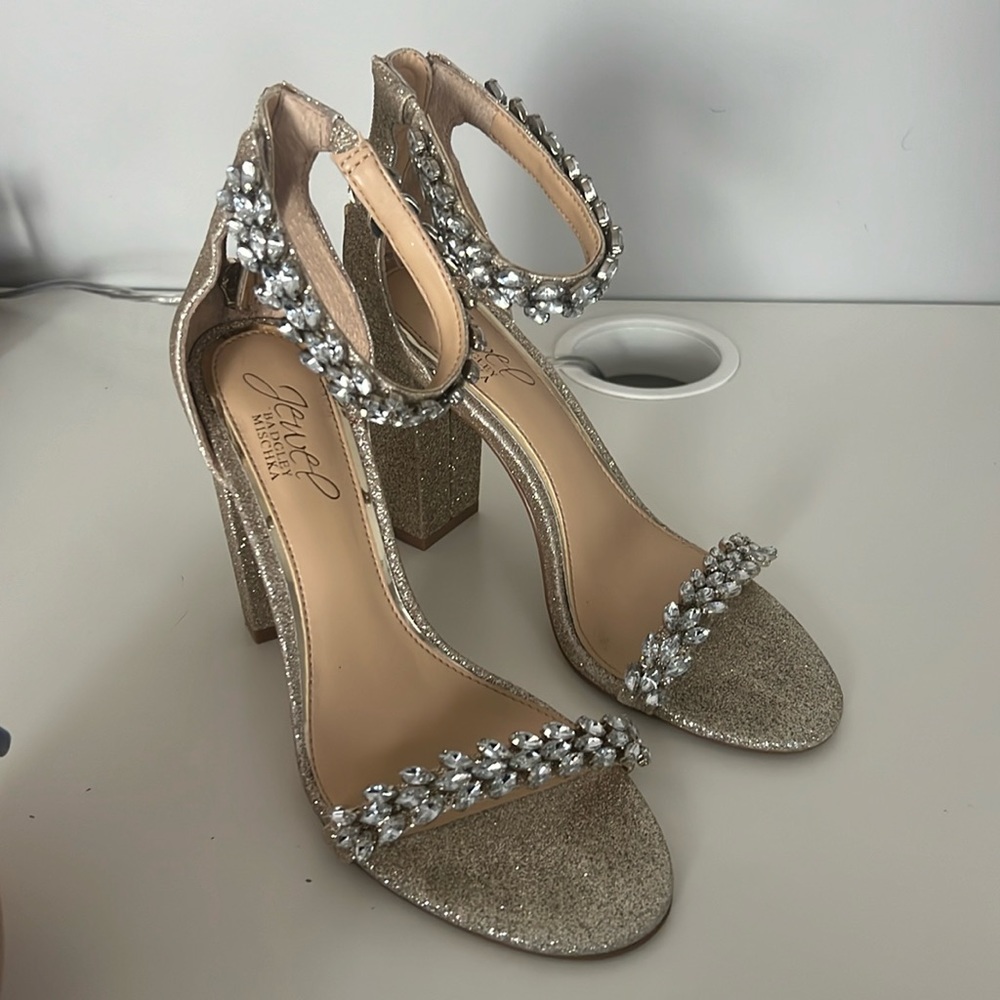Jewel Badgley Mischka Gold Heels